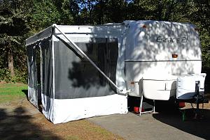 Paul redid the screen to fit the trailer.jpg
