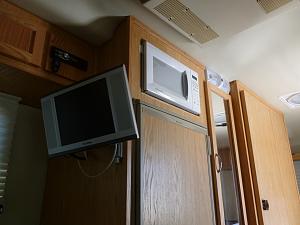 P1040947 microwave fridge TV.jpg