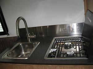 sink & stove 1.jpg