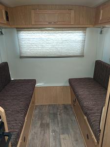 Click image for larger version

Name:	Rear dinette.jpg
Views:	21
Size:	176.3 KB
ID:	68604